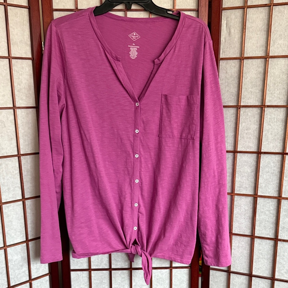 NWOT St. John's Bay Tie Front Top, Size XL